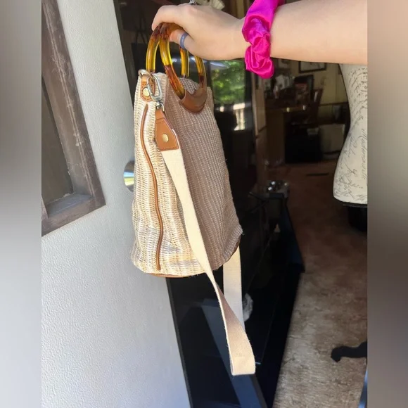 HOBO Sheila Bucket - Natural Straw bucket bag. - Picture 7 of 17